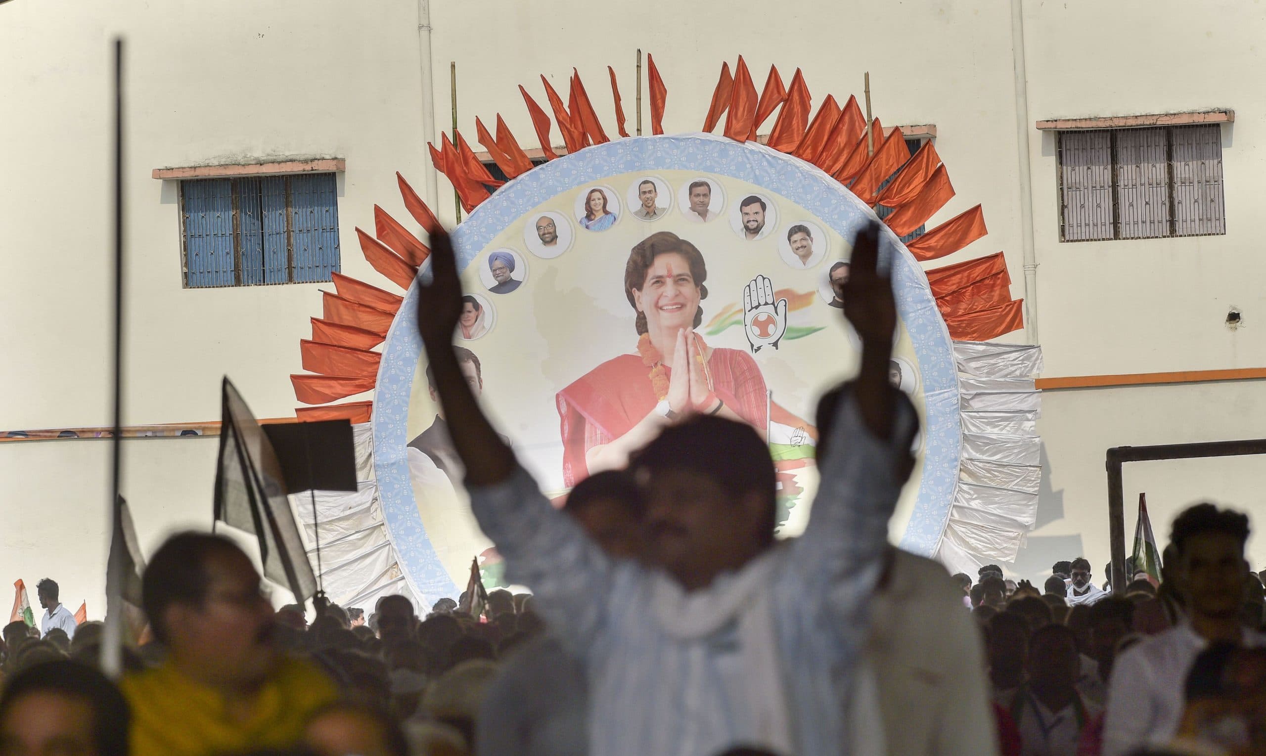 UP Election 2022: 40% महिलाओं को टिकट के बाद बेटियों को स्मार्टफोन और स्कूटी का वादा, कांग्रेस का नया ऐलान