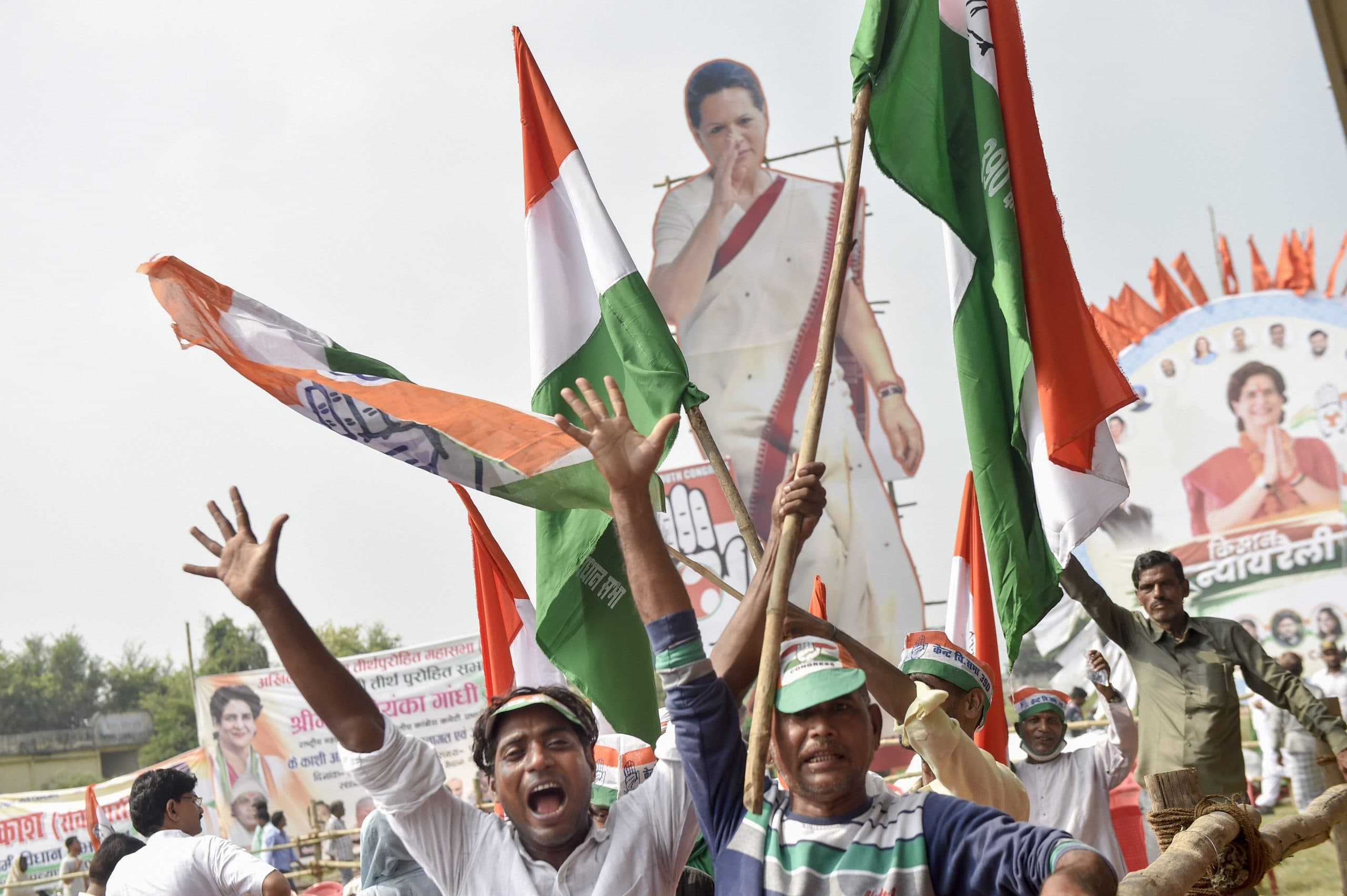 UP Chunav 2022: बाल दिवस से कांग्रेस की ‘भाजपा हटाओ, महंगाई हटाओ’ पदयात्रा, प्रियंका गांधी भी होंगी शामिल