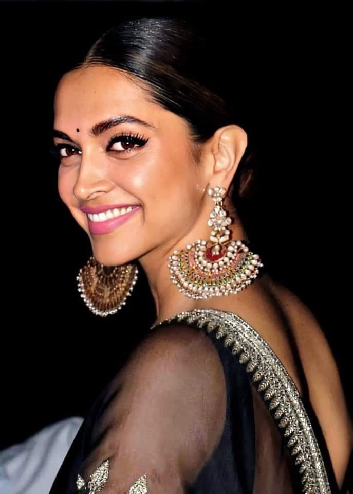 दीपिका पादुकोण मुंबई पहुंचीं, 26 को एनसीबी के सामने उपस्थित होंगी