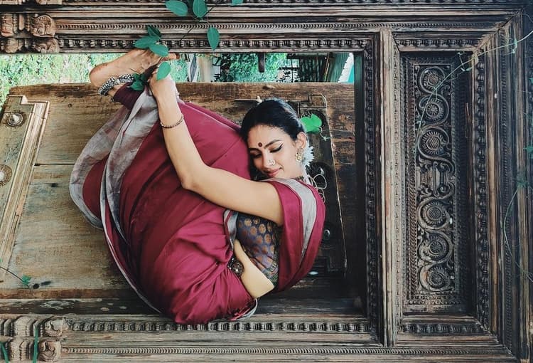 स्टेज नहीं घर के बरामदे पर भरतनाट्यम, कभी देखा है ऐसा जबरदस्त डांस? देखिए VIDEO