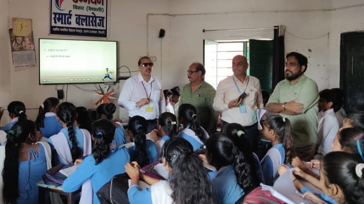 वैशाली में केके पाठक का हड़कंप, एक हेडमास्टर को किया सस्पेंड, प्राइमरी स्कूल के सभी शिक्षकों का रोका वेतन