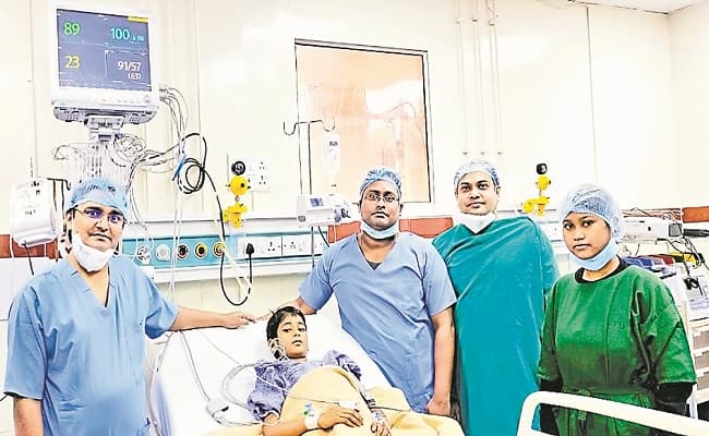 पटना IGMS अस्पताल में 10 वर्ष की बच्ची के पित्त की थैली के कैंसर का हुआ सफल ऑपरेशन, सर्जरी पर होगा रिसर्च पटना IGMS अस्पताल में 10 वर्ष की बच्ची के पित्त की थैली के कैंसर का हुआ सफल ऑपरेशन, सर्जरी पर होगा रिसर्च