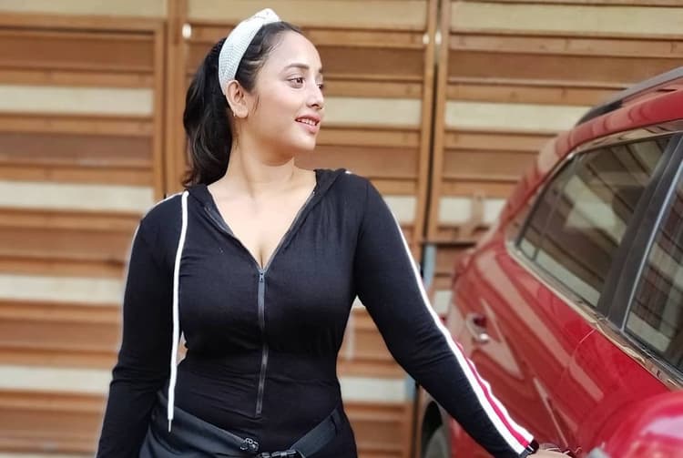 VIDEO: अरे, ओ बेटा जी... ओ बाबूजी... भोजपुरी ‘दबंग लेडी’ रानी चटर्जी का अंदाज देख हो जाएंगे लोटपोट