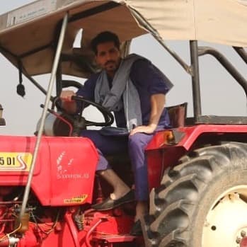 Delhi violence : हिंसा भड़काने के आरोपी दीप सिद्धू पर एक लाख का ईनाम घोषित