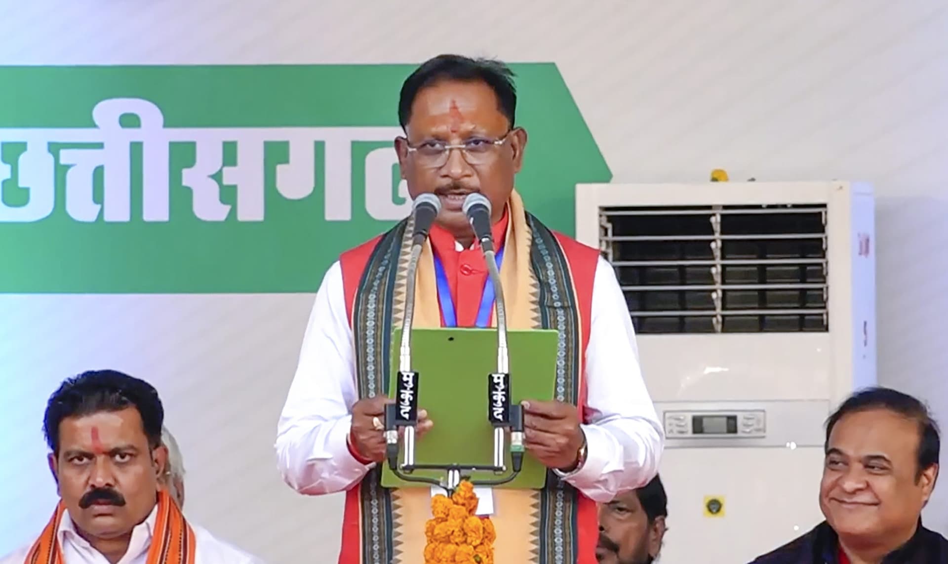 CM Oath Ceremony: छत्तीसगढ़ के नये मुख्यमंत्री विष्णु देव साय ने पदभार ग्रहण किया