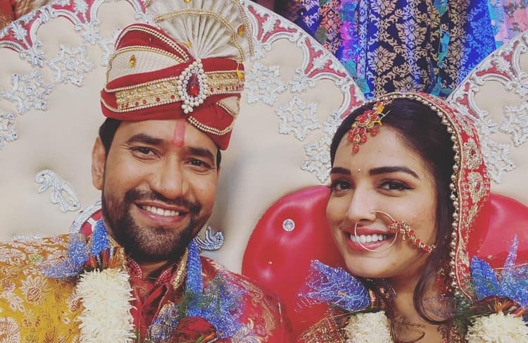 निरहुआ के ‘भीतर के तीतर’ को आपने नहीं देखा? आम्रपाली दुबे के साथ बिंदास तसवीर पर यूजर्स ने कहा ‘जय हो’