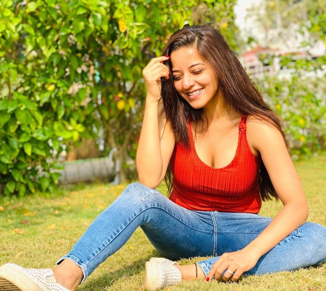 Bigg Boss 14 के बाद Instagram पर ब्यूटी क्वीन मोनालिसा का ‘कमली अवतार’, वीडियो से लूटी महफिल Bigg Boss 14 के बाद Instagram पर ब्यूटी क्वीन मोनालिसा का ‘कमली अवतार’, वीडियो से लूटी महफिल