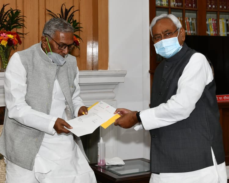 Bihar news: मेवालाल से पहले इन मंत्रियों ने दिया है नीतीश कैबिनेट से इस्तीफा, जानें क्या रही है वजह