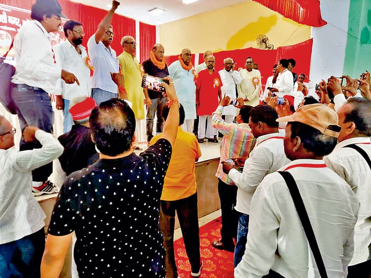 Jharkhand: बिहार कोलियरी कामगार यूनियन हुआ दो फाड़, सीपीएम व मासस ने बनायी दो अलग-अलग कमेटी