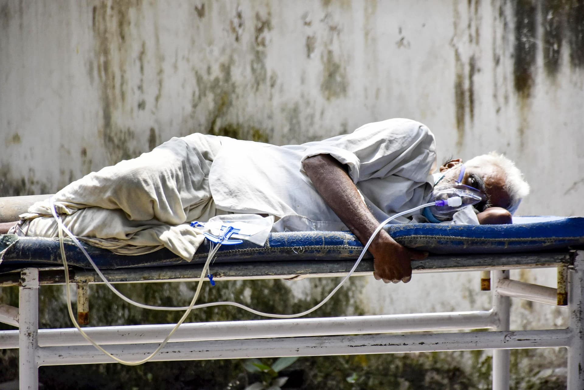 Coronavirus In Jharkhand : 15 दिनों में 15 की हो गयी मौत, झारखंड के इस पंचायत में लोग अस्पताल के बजाय झोला छाप डॉक्टरों से ही कराते हैं इलाज
