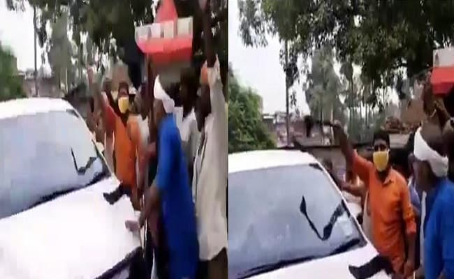 चिराग-पारस खेेमे में टकराव शुरू, सांंसद महमूद अली कैसर को खगड़िया में दिखाया काला झंडा, जमकर हुुई नारेबाजी