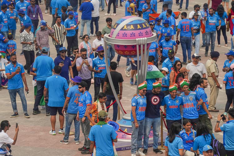 World Cup 2023: भारत-पाकिस्तान मैच में दर्शकों के साथ हुआ धोखा? टीवी पर नहीं देख पाए सेरेमनी