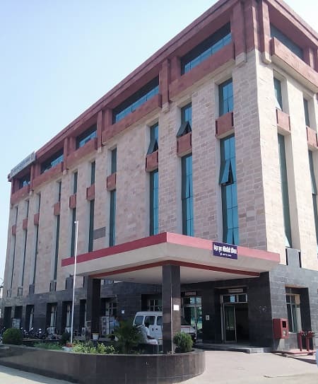 Coronavirus in Bihar : रेलवे अस्पताल में मिल रहा केवल वैक्सीन का दूसरा डोज, नहीं हो रही बाहरी रोगियों की कोरोना जांच