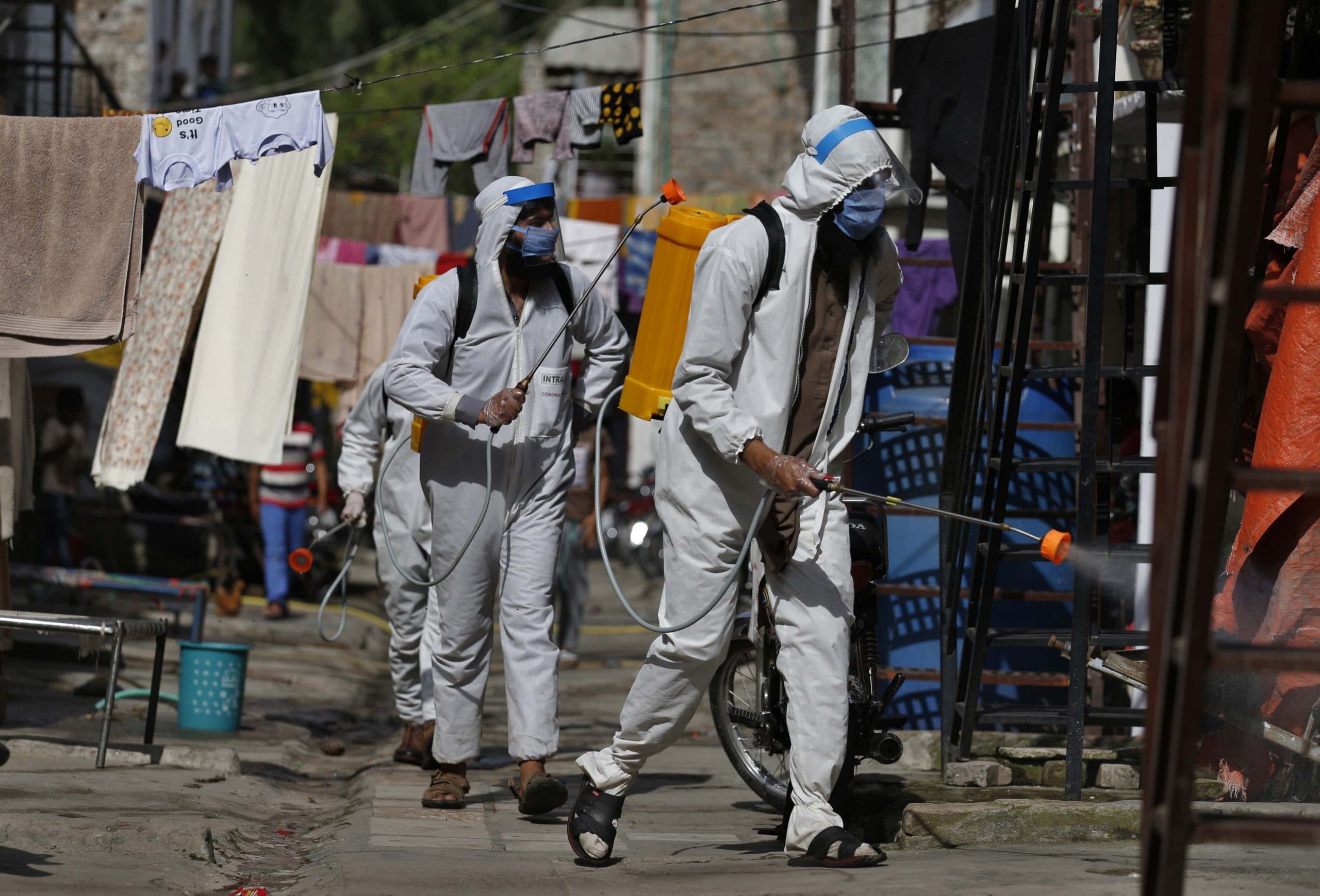 COVID-19 के लक्षण दिखने से दो-तीन दिन पहले ही मरीजों से फैल सकता है संक्रमण