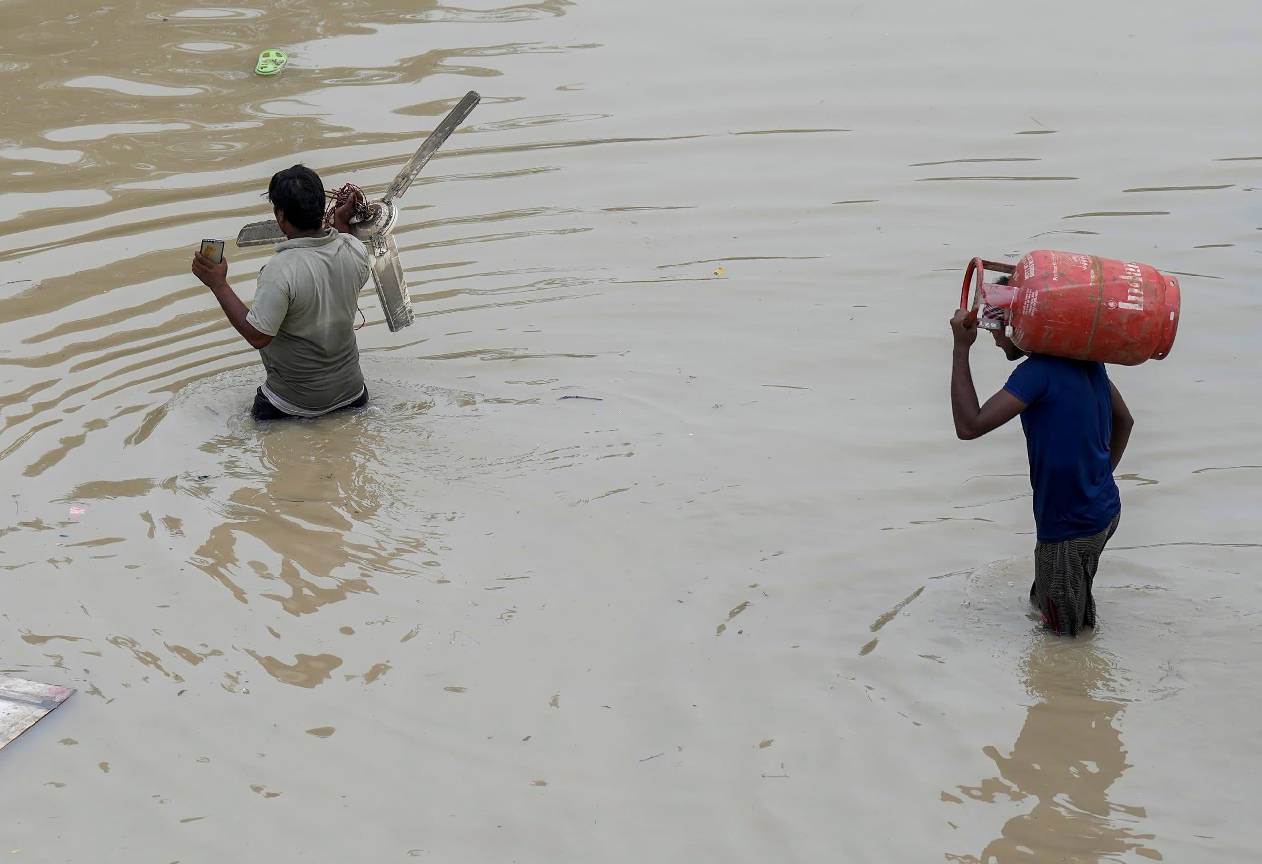 Delhi: भारी बारिश से यमुना का जलस्तर बढ़ने का खतरा! कई इलाकों में जलजमाव- ट्रैफिक जाम से रेंगती रही दिल्ली