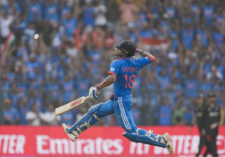 World Cup 2023: चारों तरफ कोहली-कोहली की गूंज, सचिन तेंदुलकर का रिकॉर्ड तोड़ते ही झूम उठे फैंस, देखें वीडियो