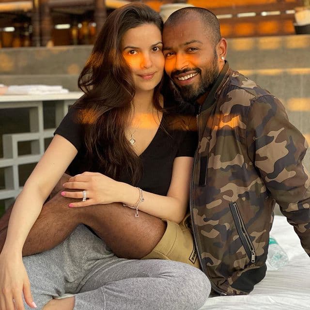 IPL 2021 सस्पेंड होने के बाद घर पर क्या कर रहे हैं हार्दिक पांड्या, भाभी पंखुड़ी ने वीडियो शेयर कर खोला राज