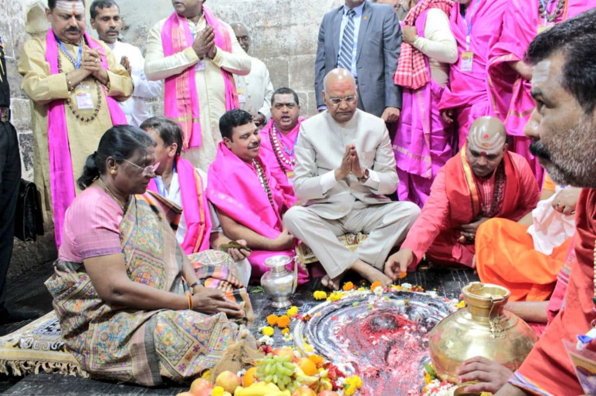 राष्ट्रपति रामनाथ कोविंद ने देवघर में की बाबा वैद्यनाथ की पूजा, देश की सुख-समृद्धि की कामना की