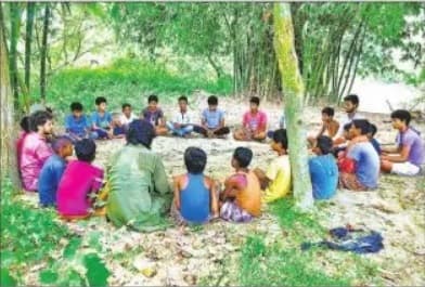 बिहार में पेड़-पौधे और चिड़ियों के बीच हो रही पढ़ाई, स्कूल ऑफ नेचर से जोड़ कर बच्चों को दी जा रही मुफ्त शिक्षा