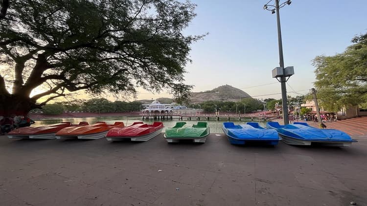 बिहार: मंदार में ले सकेंगे नौका विहार का आनंद, सात साल बाद सैलानियों को मिलेगी सुविधा