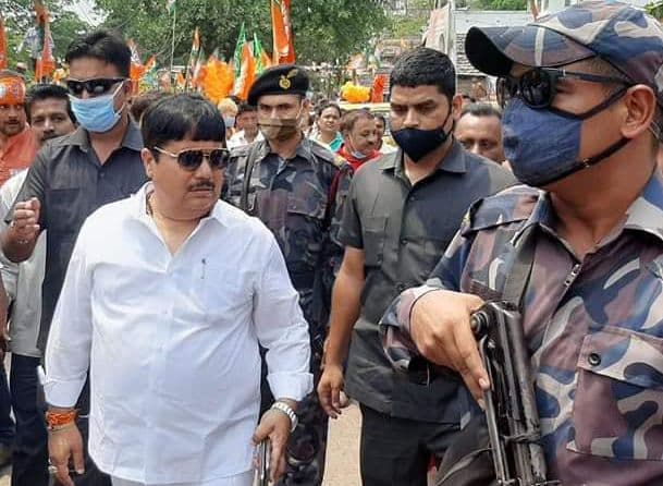 BJP सांसद अर्जुन सिंह के घर पर फिर बमबाजी, NIA को जांच सौंपने के दूसरे दिन हमला, इलाके में दहशत