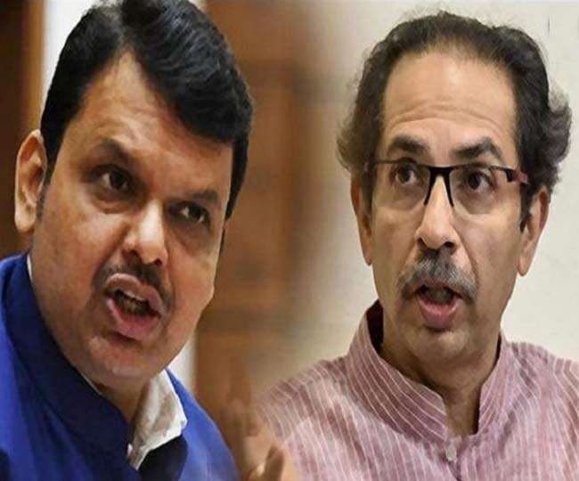 महाराष्ट्र: उर्दू बैनर को लेकर फडणवीस ने की शिवसेना (उद्धव गुट) की आलोचना, प्रियंका चतुर्वेदी ने किया पलटवार