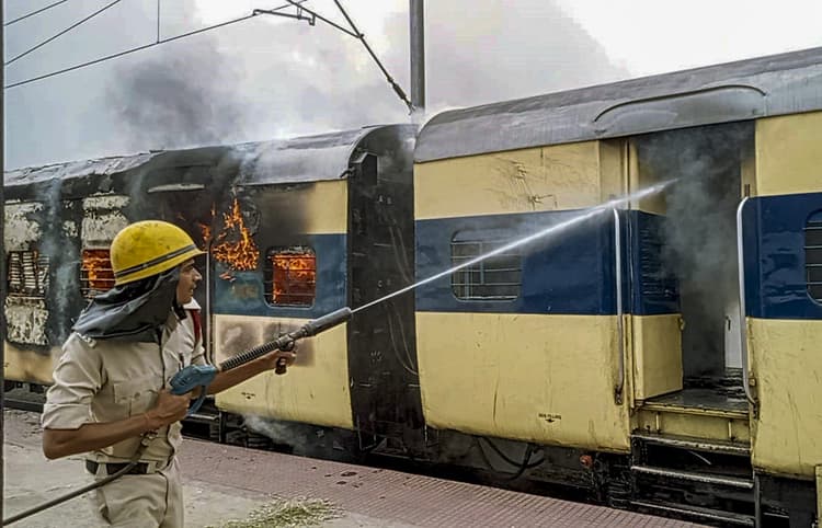 Cancelled Trains List Today: 18 जून को 662 ट्रेनें हैं कैंसिल, यहां देखें पूरी लिस्ट