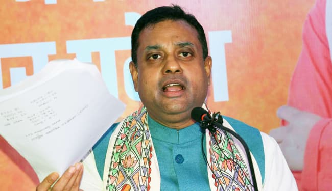 बिहार विधानसभा चुनाव : बिहार में चुनाव नीतीश कुमार V/s नन है : संबित पात्रा, कहा- लालटेन में ना तेज है और ना प्रताप