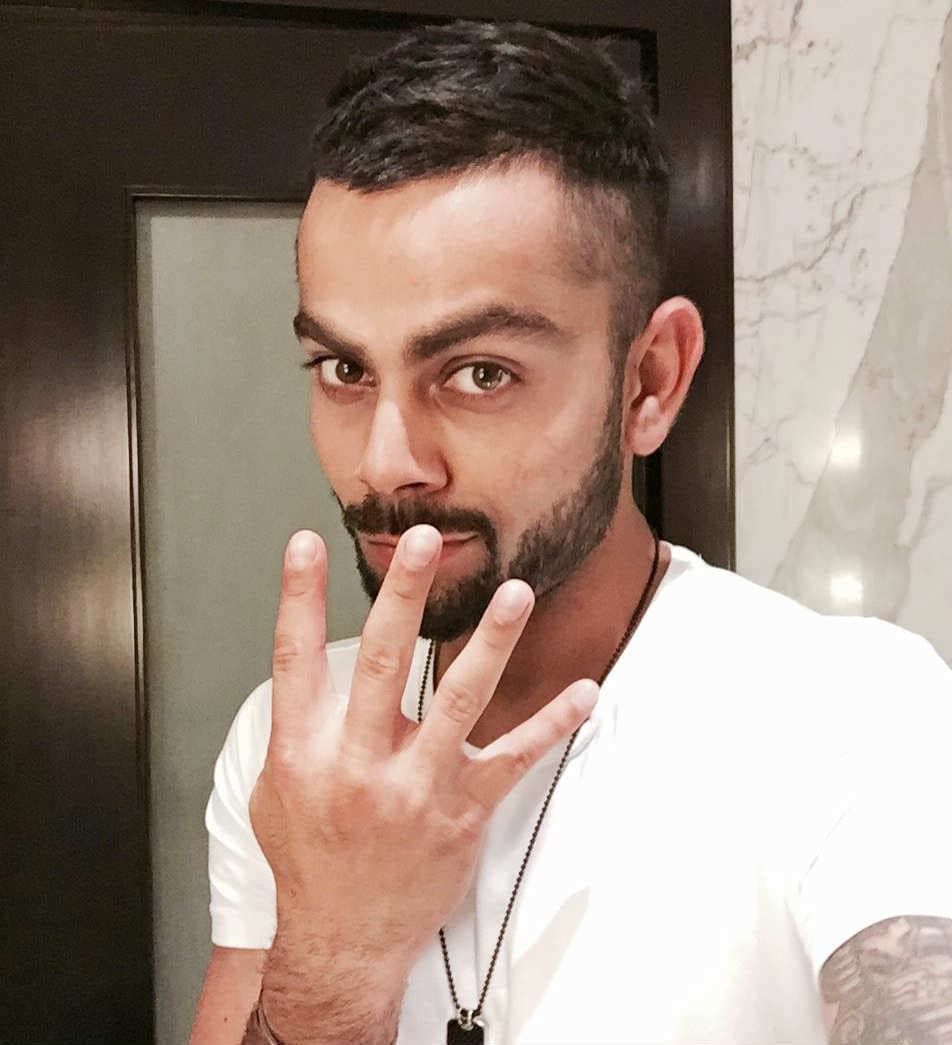 लव बर्ड बन नाइट डेटिंग पर निकले विराट अनुष्का!