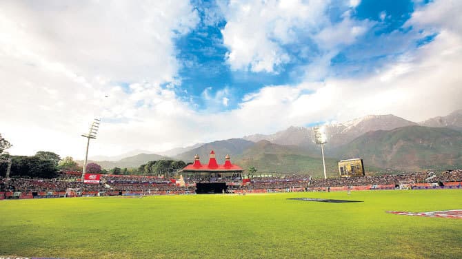 LIVE : वेस्टइंडीज ने टॉस जीता, भारत को बल्लेबाजी का न्यौता In 69/0 (11.0 ov)