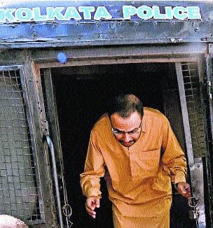 सारधा चिटफंड घोटाला : केस को प्रभावित करने वाले जेल से हैं बाहर