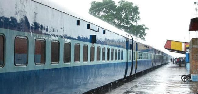 नये साल का प्लान चौपट रेलवे ने रद्द की 30 ट्रेनें