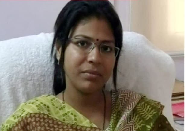 आइएएस दुर्गा शक्ति नागपाल करेंगी यूपी को बाय बाय