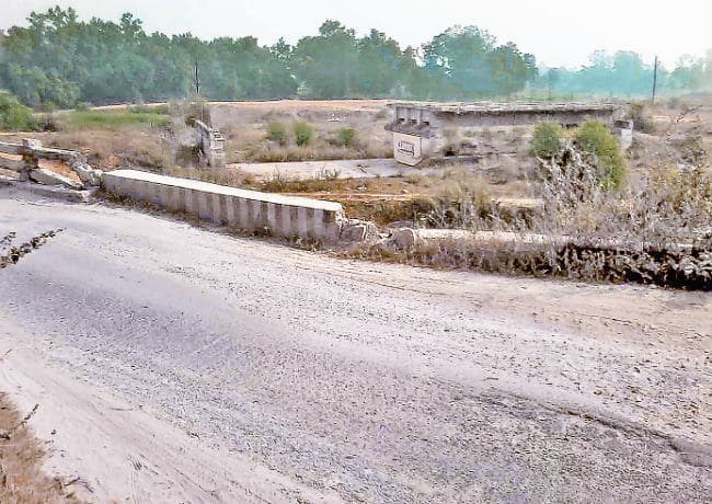 जमीनी हकीकत : फुलवार गांव में मूलभूत सुविधाओं का अभाव