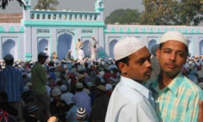 हिंदू-मुसलिम में दूरी पैदा करना घातक
