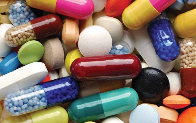 दवाएं देना तो दूर, खरीद भी नहीं रही सरकार