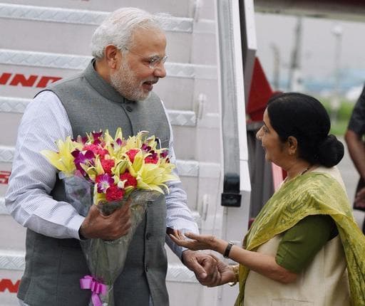 शिखर बैठकों में भाग लेने के लिए मोदी दस दिवसीय विदेश यात्रा पर रवाना