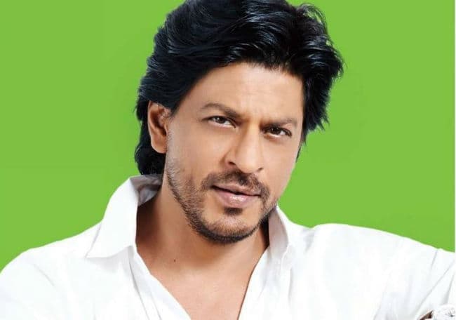 मुझे झाडू उठाने में थोडा अजीब लगता है...