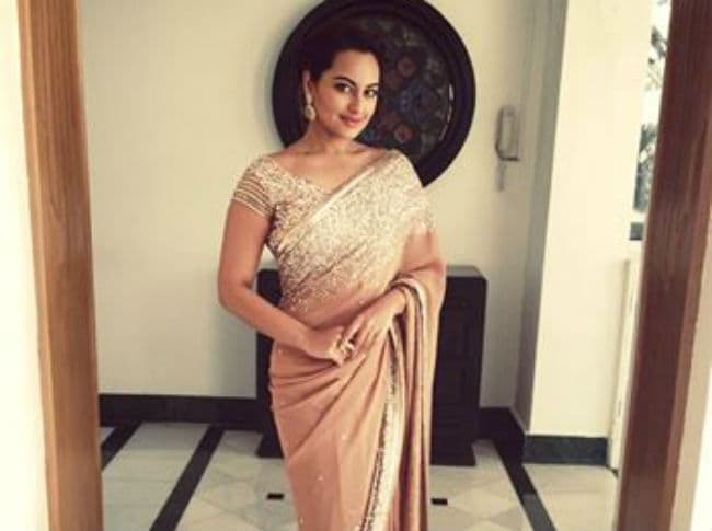 सुपरस्टार रजनी के साथ काम कर बेहद खुश हूं- सोनाक्षी सिन्हा