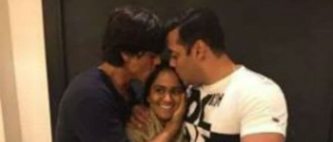 शाहरुख-सलमान दोनों ने दिया बहन अर्पिता को आशीर्वाद...