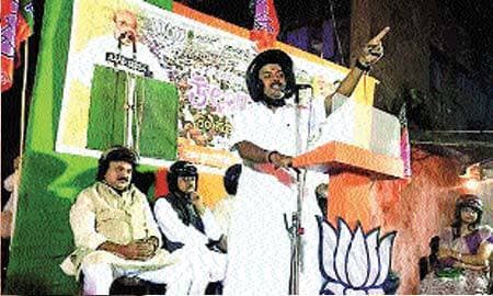 हावड़ा में भाजपा की सभा पर बम से हमला