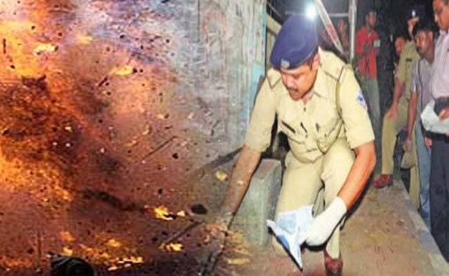 बर्दवान ब्लास्ट मामले में बड़ी कामयाबी : मुख्य आरोपी की पत्नी, आठ अन्य बांग्लादेश में गिरफ्तार