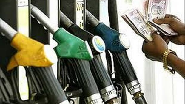 फिर घटी पेट्रोल-डीजल की कीमत, महंगाई से भी मिलेगी राहत