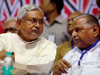 ‘समाजवादी जनता दल’ के बैनर तले एकजुट होंगे समाजवादी दल, मुलायम बन सकते हैं अध्यक्ष