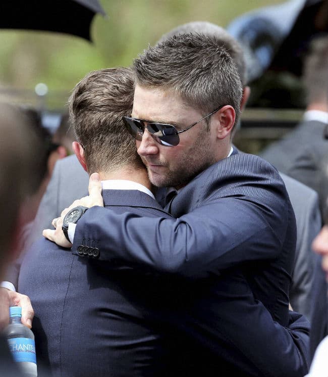 .......और बिलख पड़े क्लार्क