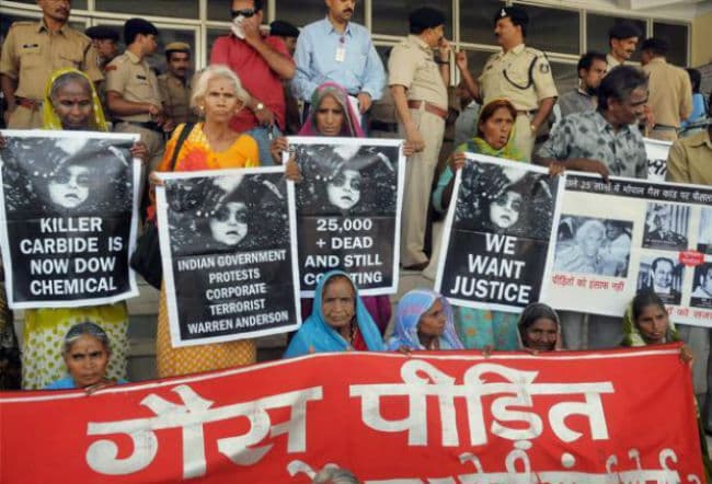 भोपाल गैस त्रासदी के 30वीं बरसी पर पीडितों के परिजनों को नौकरी देने की घोषणा
