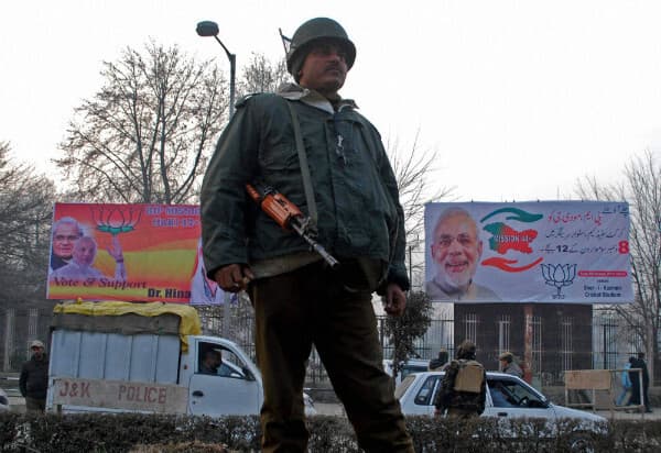 श्रीनगर के शेर-ए-कश्मीर स्टेडियम से आज पाकिस्तान को कड़ा संदेश दे सकते हैं पीएम मोदी