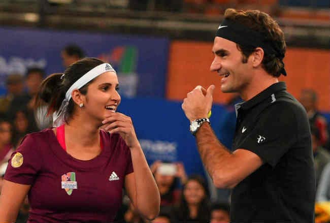 भारत में दिखा फेडरर का जलवा, सानिया के साथ खेला मिक्सड डबल