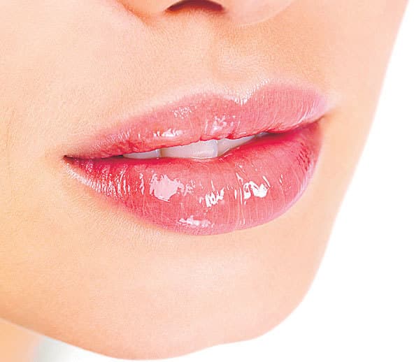 होंठों को न लगे ठंड की नजर