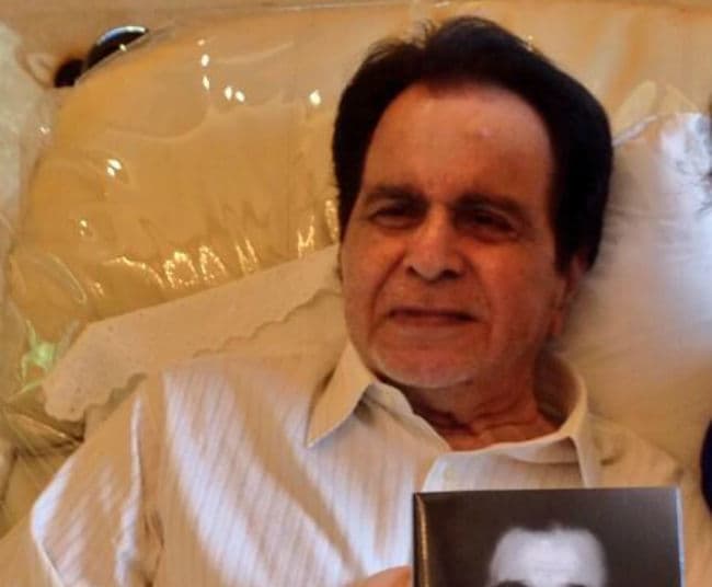 दिलीप कुमार का 92वां जन्मदिन आज, ''ज्वार-भाटा'' से की...